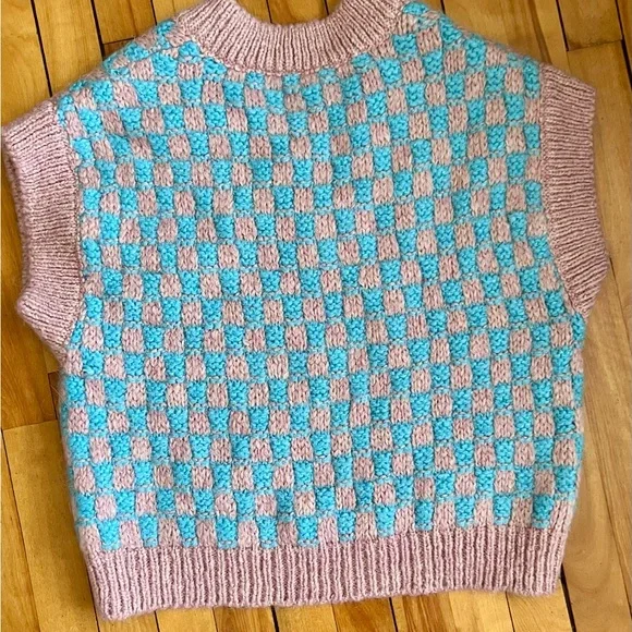 Pink and Blue printed knit Sweater Vest - Picture 6 of 12